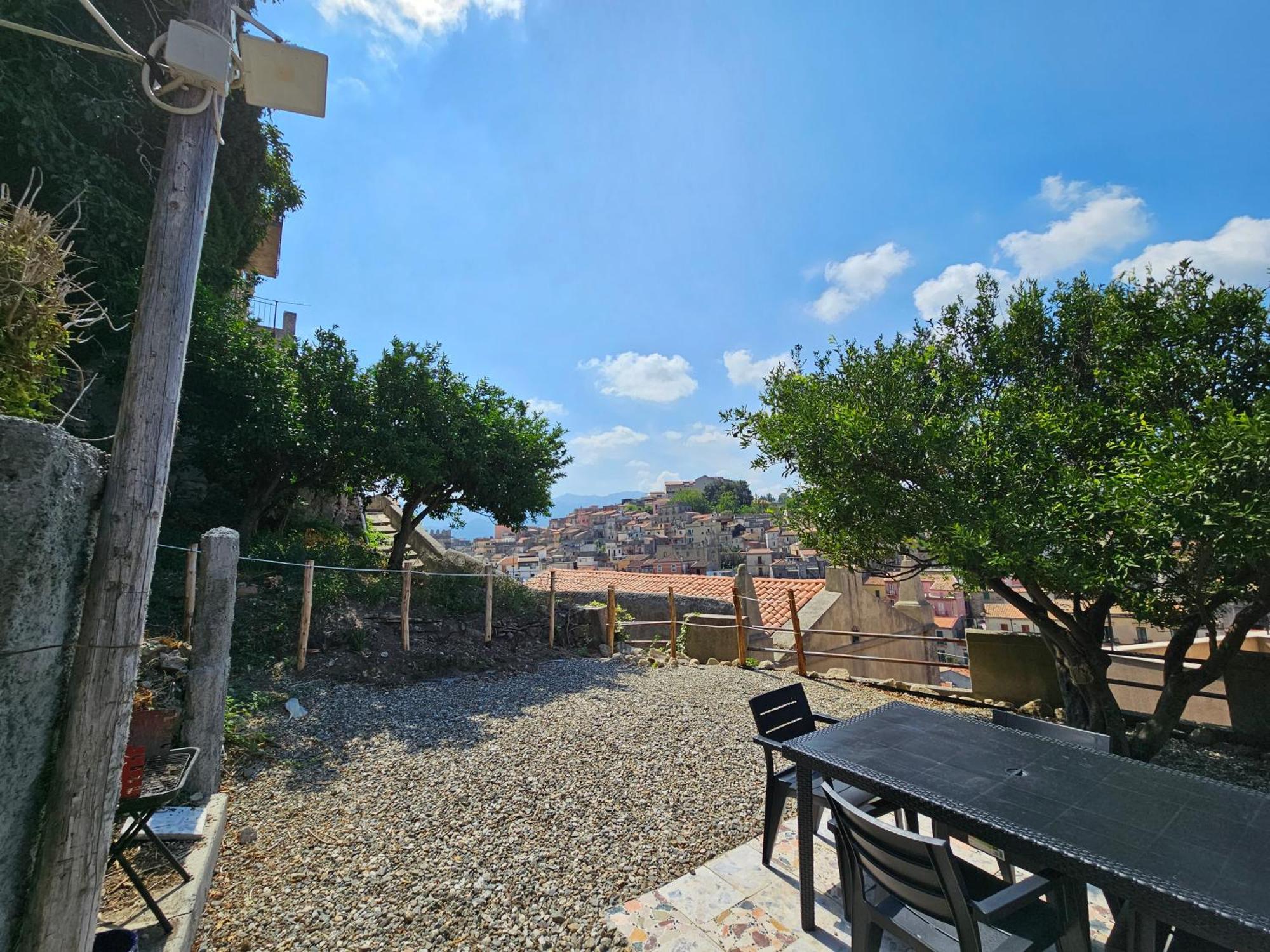Portaterra - Spaziosa Casa Con Bella Vista E Giardino Monforte San Giorgio Eksteriør bilde
